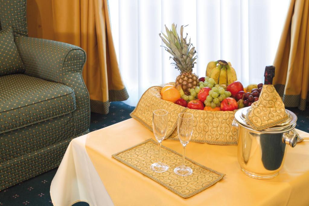 Hotel Gran Vacanze Rooms & Apartments Dimaro Luaran gambar