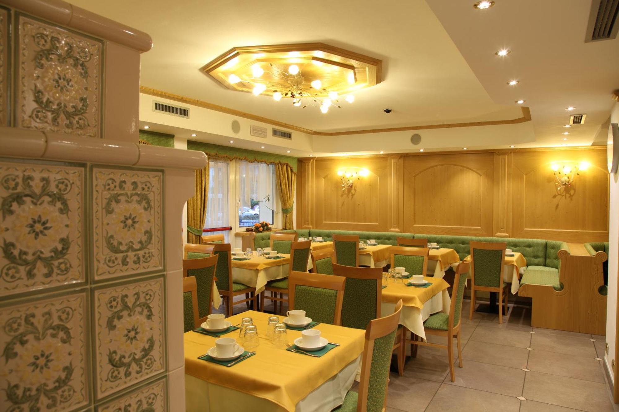 Hotel Gran Vacanze Rooms & Apartments Dimaro Luaran gambar