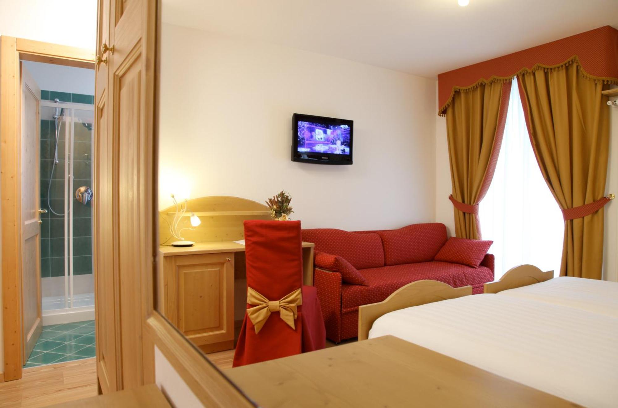 Hotel Gran Vacanze Rooms & Apartments Dimaro Luaran gambar