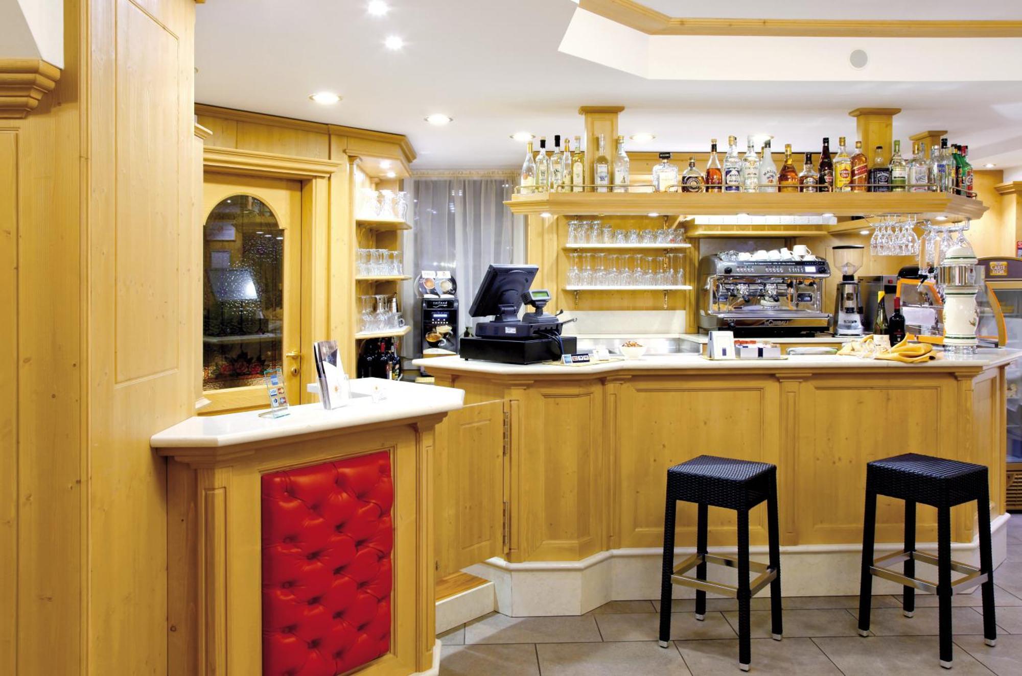 Hotel Gran Vacanze Rooms & Apartments Dimaro Luaran gambar