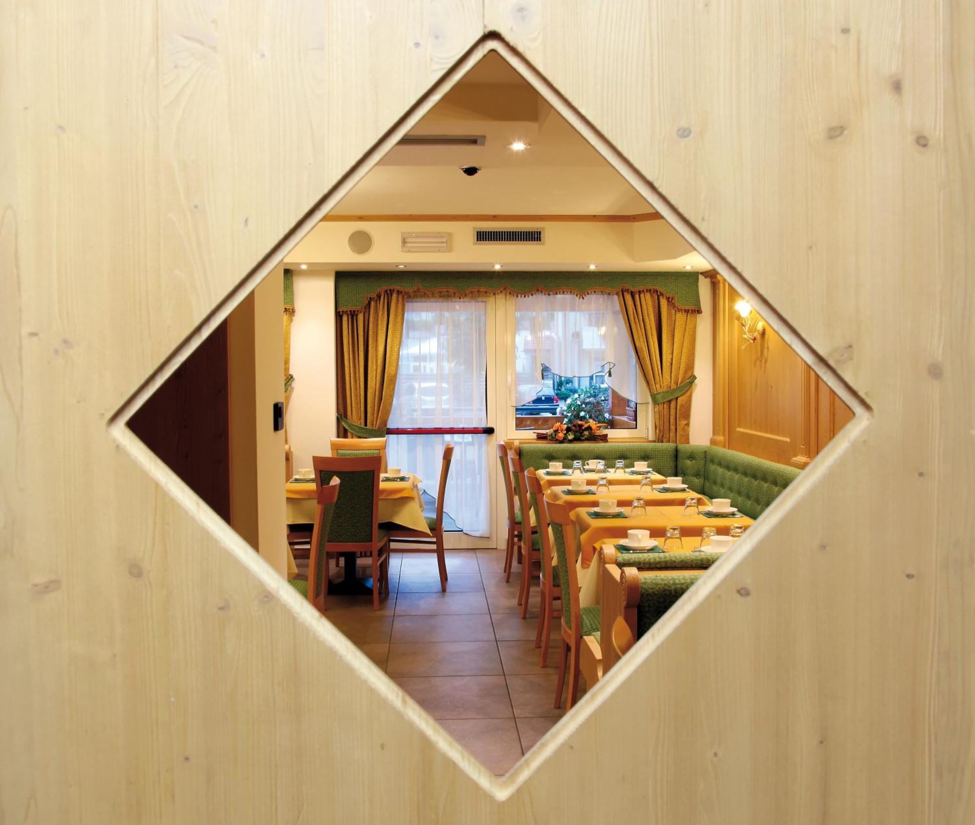 Hotel Gran Vacanze Rooms & Apartments Dimaro Luaran gambar