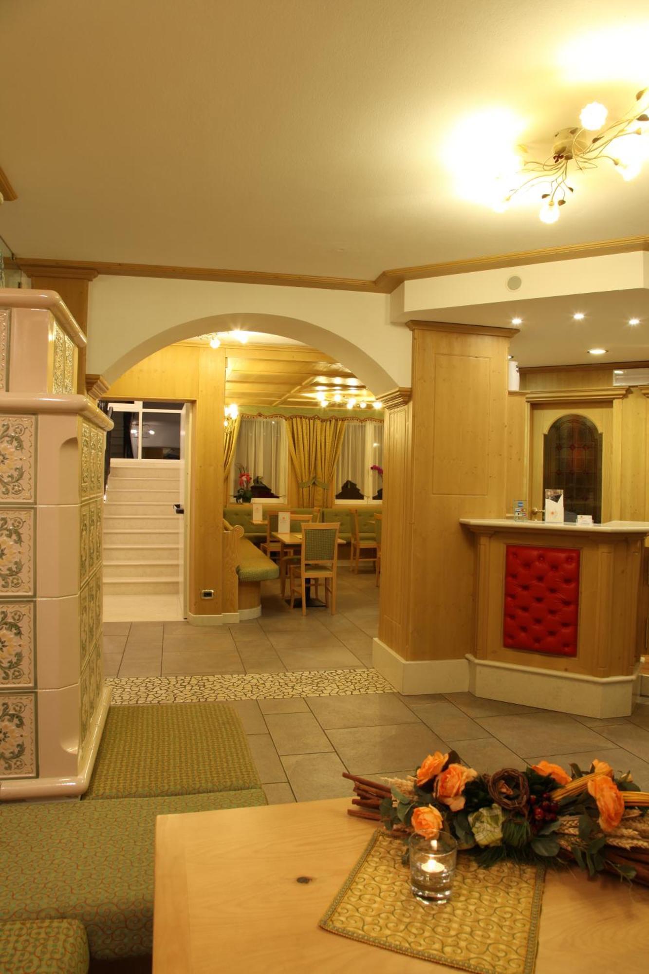 Hotel Gran Vacanze Rooms & Apartments Dimaro Luaran gambar