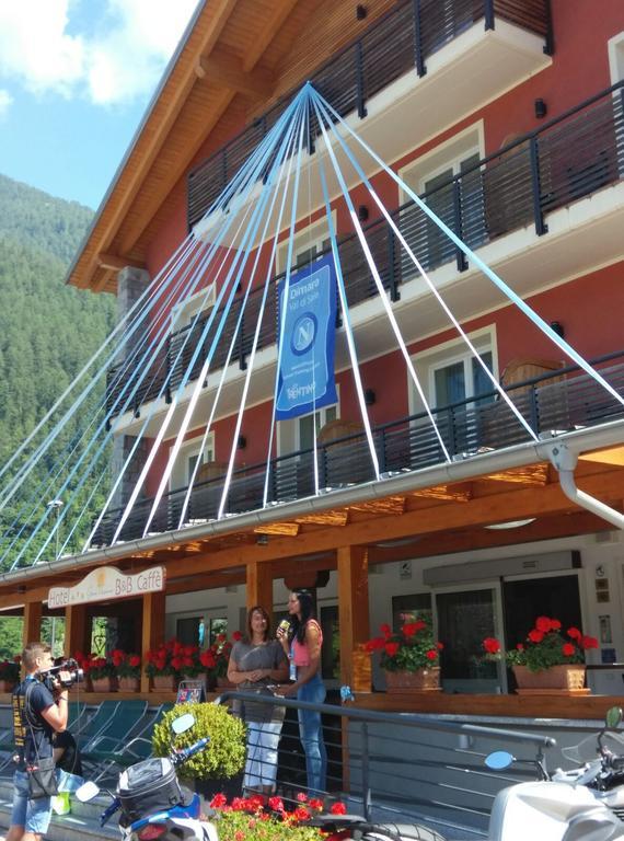 Hotel Gran Vacanze Rooms & Apartments Dimaro Luaran gambar