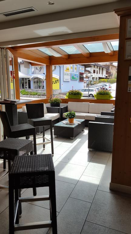 Hotel Gran Vacanze Rooms & Apartments Dimaro Luaran gambar