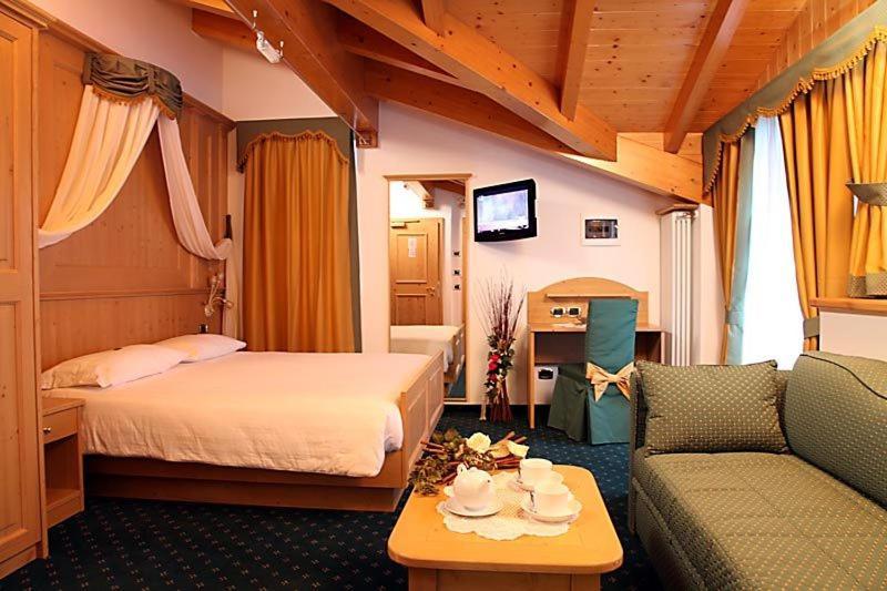 Hotel Gran Vacanze Rooms & Apartments Dimaro Bilik gambar